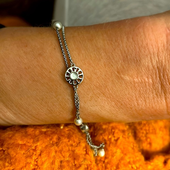 Tory Burch Crystal Logo & Pearl Station Bracelet Silver OS like new - Picture 2 of 4